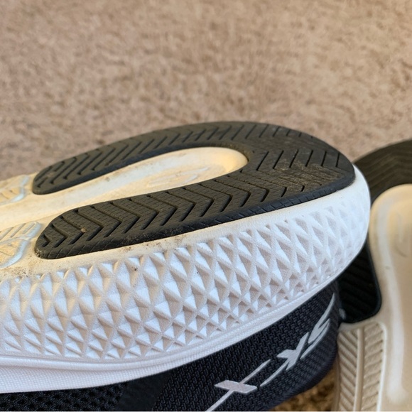 Skechers Sneakers Tennis Shoes GO RUN Supersonic Max Black Size 9.5 Running - Picture 12 of 15